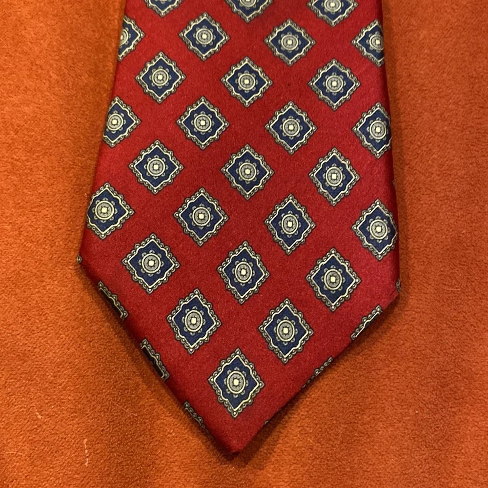 Mario Valentino euc red